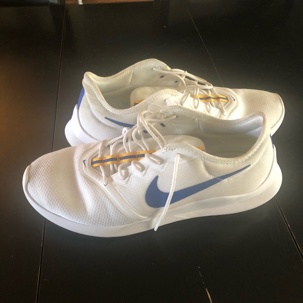 *RARE* Nike viale tech racer size 13, no box.